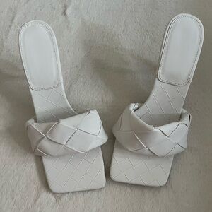 Vince Camuto White Sandal Heels Design